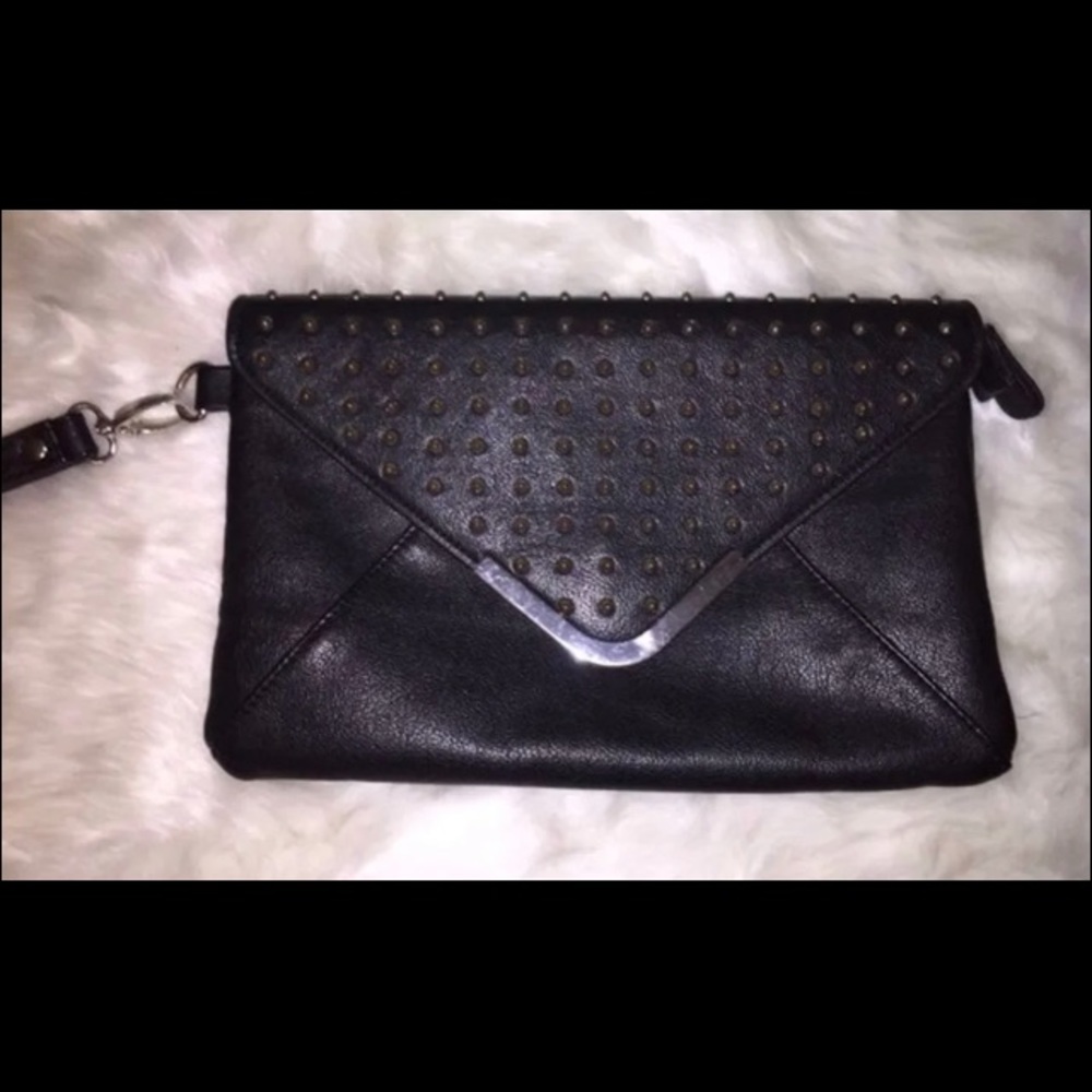 Aldo clutch
